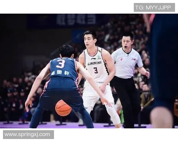 深圳篮球队在邀请赛中以71分强势领跑积分榜,展现出色竞技状态 深圳篮球队在邀请赛中以71分强势领跑积分榜,展现出色竞技状态