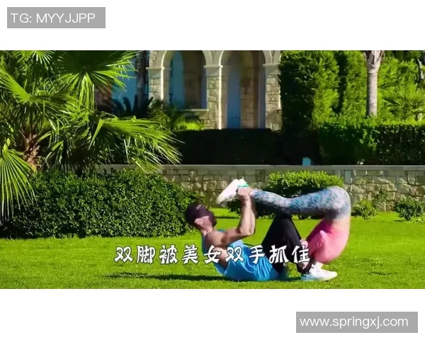 剃光头模仿足球明星的趣味挑战与风格变换体验